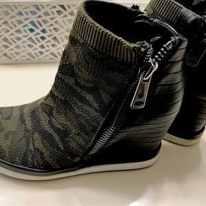 DKNY cano boots size 9.5